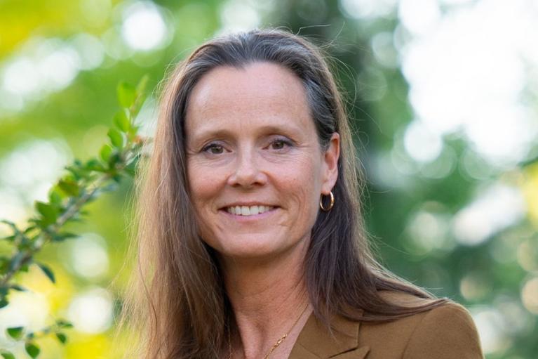 Alison George headshot